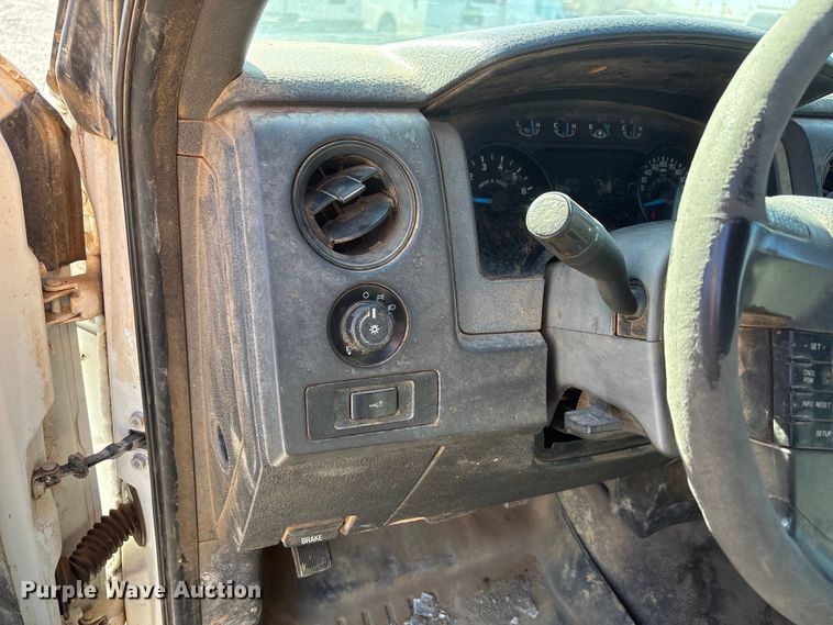 image for item ET1196 2013 Ford F150 XL pickup truck