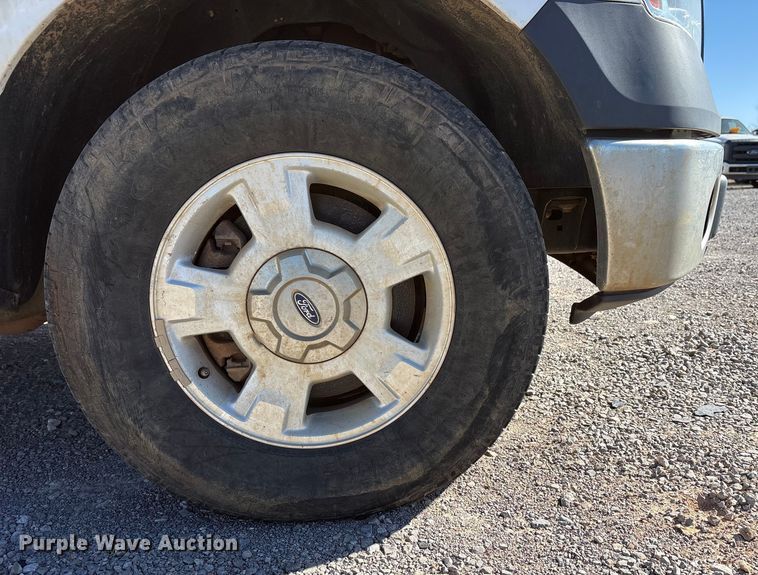 image for item ET1196 2013 Ford F150 XL pickup truck