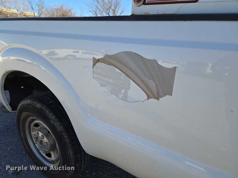 image for item ET1197 2016 Ford F250 Super Duty XL pickup truck