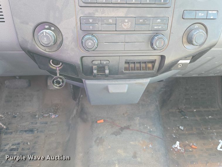 image for item ET1197 2016 Ford F250 Super Duty XL pickup truck