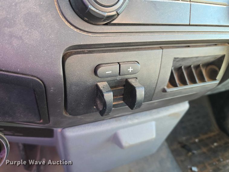 image for item ET1197 2016 Ford F250 Super Duty XL pickup truck