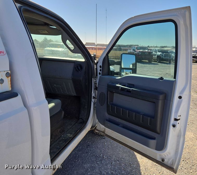 image for item ET1197 2016 Ford F250 Super Duty XL pickup truck