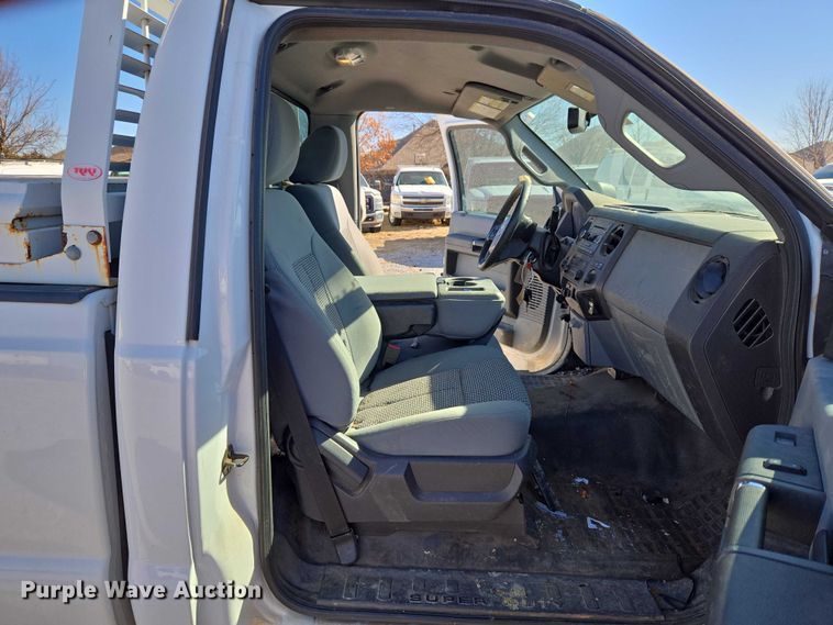 image for item ET1197 2016 Ford F250 Super Duty XL pickup truck