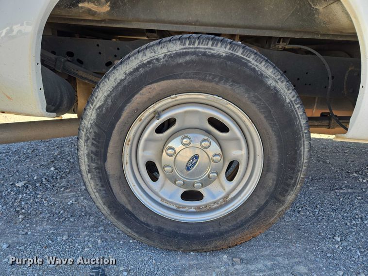 image for item ET1197 2016 Ford F250 Super Duty XL pickup truck