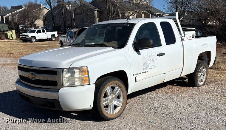 image for item ET1198 2008 Chevrolet Silverado 1500 Ext. Cab pickup truck