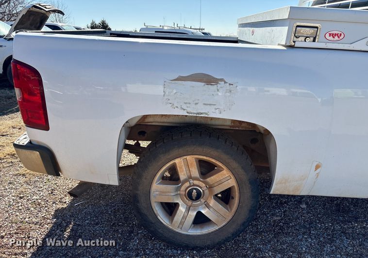 image for item ET1198 2008 Chevrolet Silverado 1500 Ext. Cab pickup truck