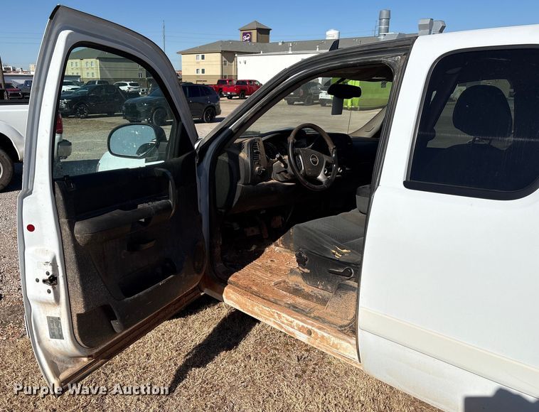 image for item ET1198 2008 Chevrolet Silverado 1500 Ext. Cab pickup truck