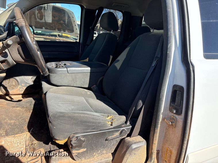 image for item ET1198 2008 Chevrolet Silverado 1500 Ext. Cab pickup truck