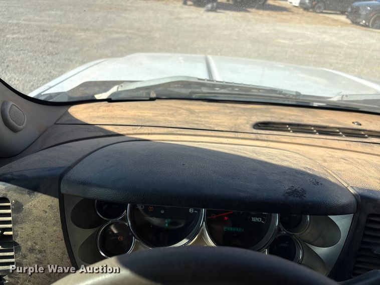 image for item ET1198 2008 Chevrolet Silverado 1500 Ext. Cab pickup truck