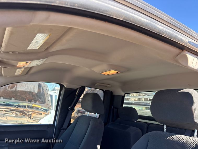 image for item ET1198 2008 Chevrolet Silverado 1500 Ext. Cab pickup truck