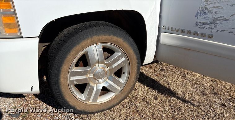 image for item ET1198 2008 Chevrolet Silverado 1500 Ext. Cab pickup truck