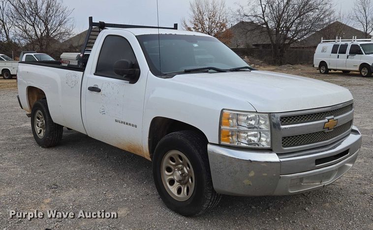 image for item ET1199 2013 Chevrolet Silverado 1500 pickup truck