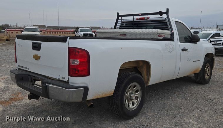 image for item ET1199 2013 Chevrolet Silverado 1500 pickup truck