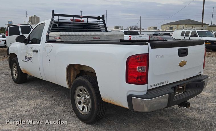 image for item ET1199 2013 Chevrolet Silverado 1500 pickup truck