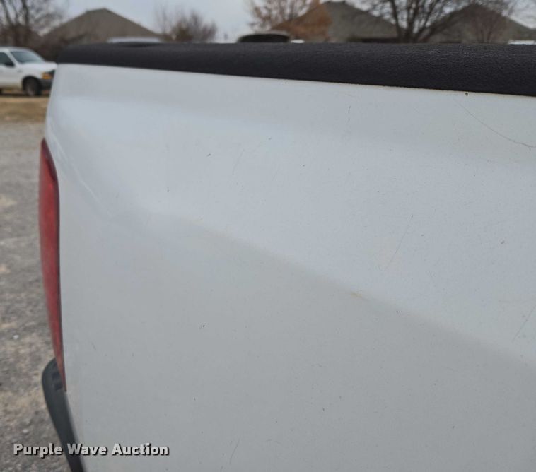 image for item ET1199 2013 Chevrolet Silverado 1500 pickup truck