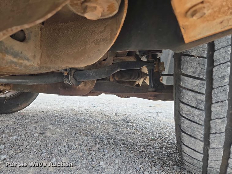 image for item ET1199 2013 Chevrolet Silverado 1500 pickup truck