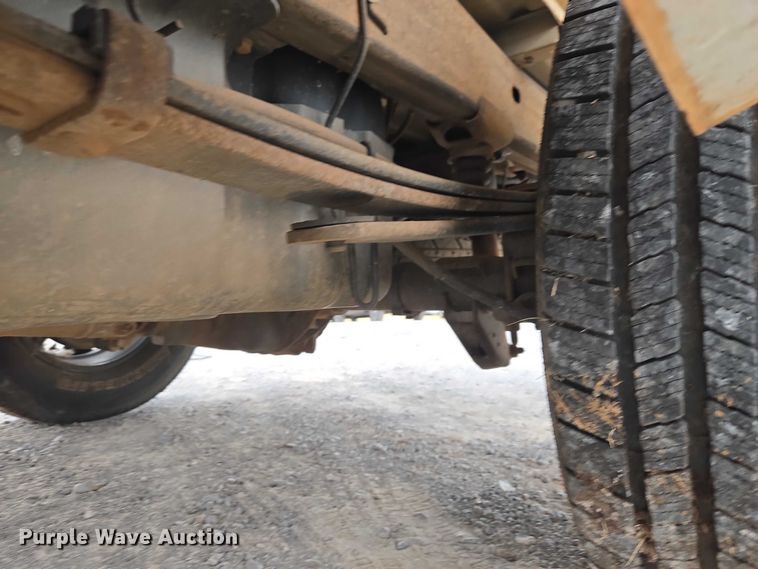 image for item ET1199 2013 Chevrolet Silverado 1500 pickup truck