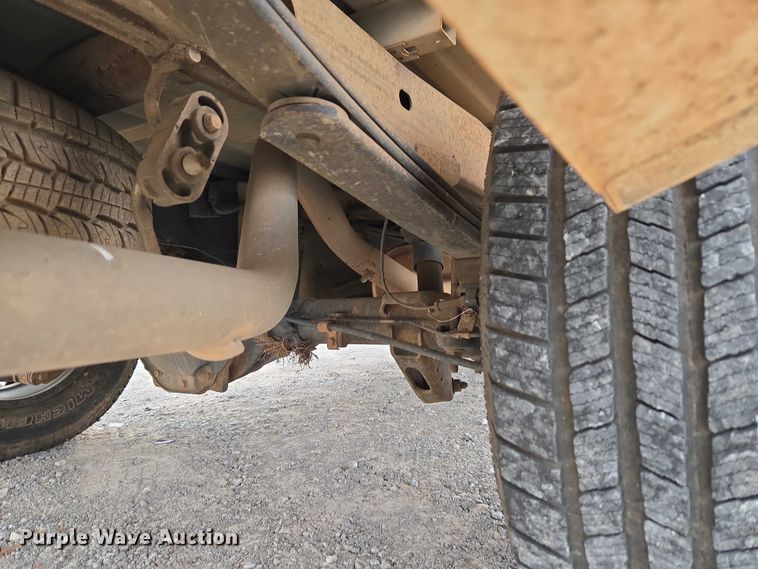 image for item ET1199 2013 Chevrolet Silverado 1500 pickup truck