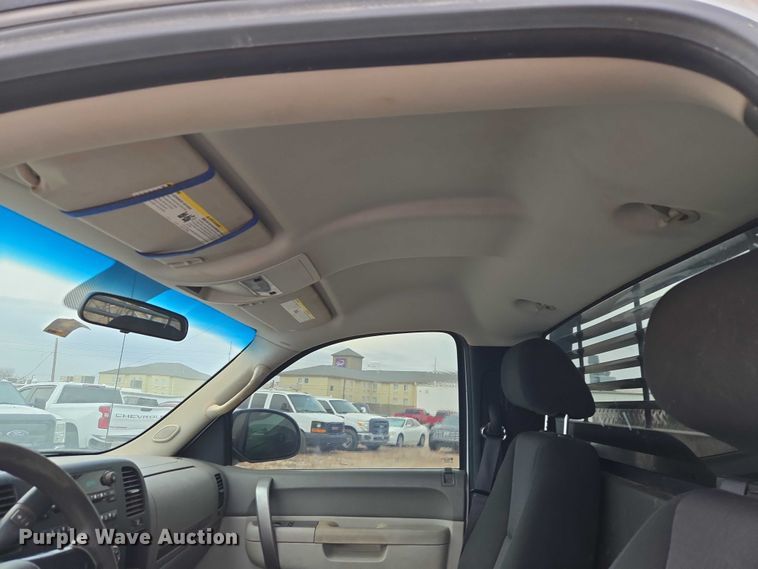 image for item ET1199 2013 Chevrolet Silverado 1500 pickup truck