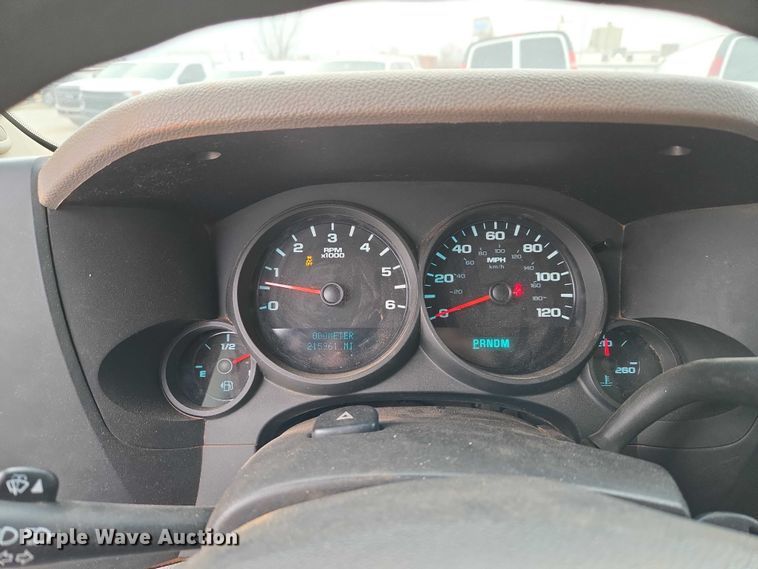 image for item ET1199 2013 Chevrolet Silverado 1500 pickup truck