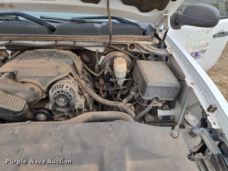 image for item ET1199 2013 Chevrolet Silverado 1500 pickup truck