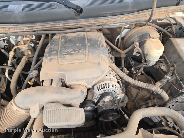 image for item ET1199 2013 Chevrolet Silverado 1500 pickup truck