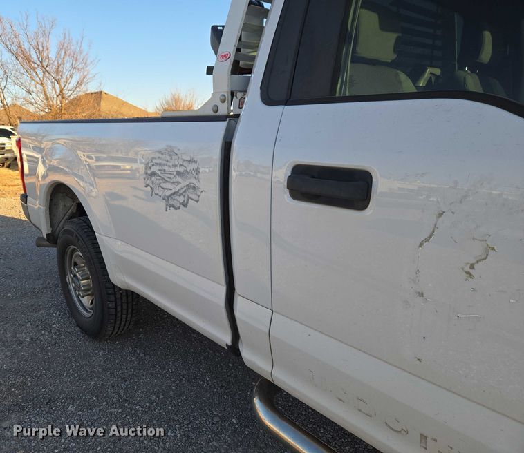 image for item ET1203 2019 Ford F250 Super Duty XL pickup truck