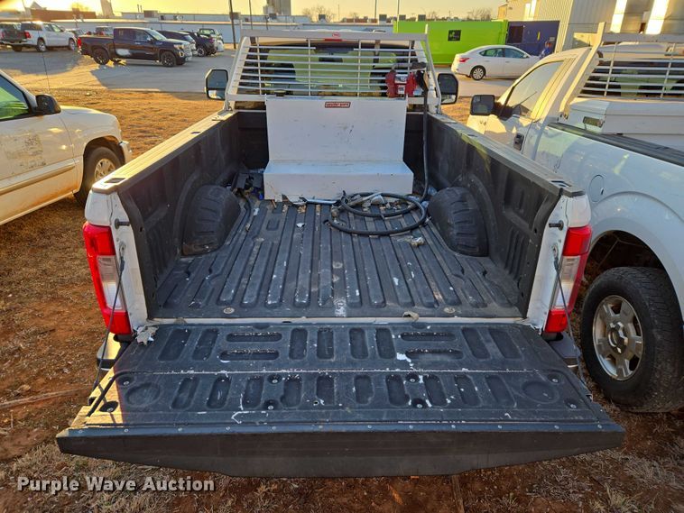 image for item ET1203 2019 Ford F250 Super Duty XL pickup truck