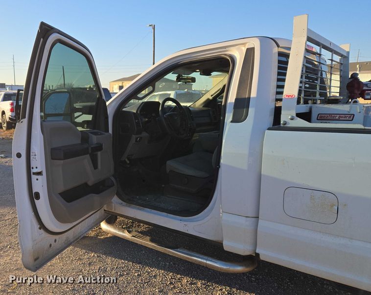 image for item ET1203 2019 Ford F250 Super Duty XL pickup truck