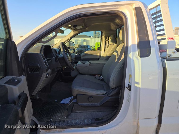 image for item ET1203 2019 Ford F250 Super Duty XL pickup truck