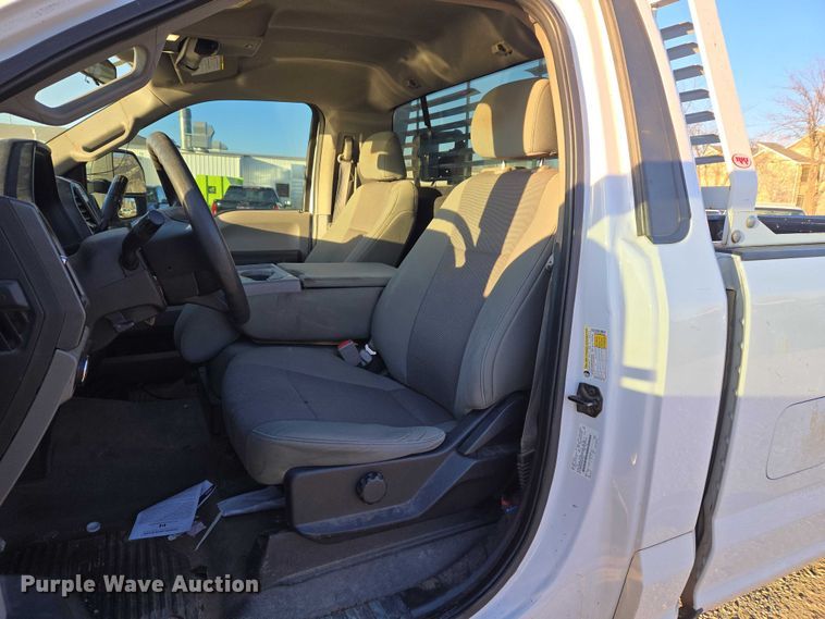 image for item ET1203 2019 Ford F250 Super Duty XL pickup truck