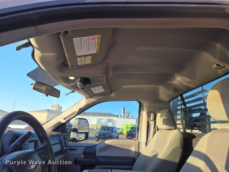 image for item ET1203 2019 Ford F250 Super Duty XL pickup truck