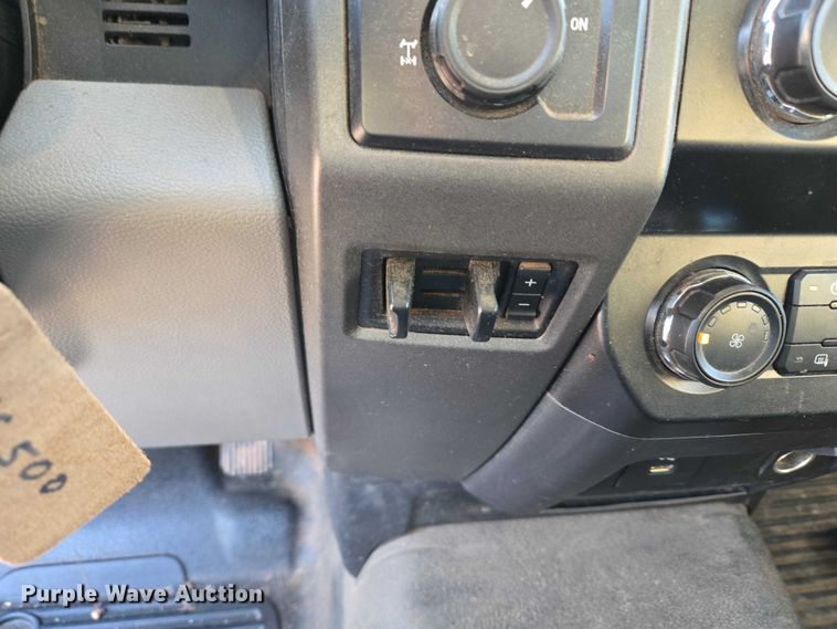 image for item ET1203 2019 Ford F250 Super Duty XL pickup truck