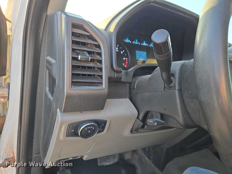 image for item ET1203 2019 Ford F250 Super Duty XL pickup truck