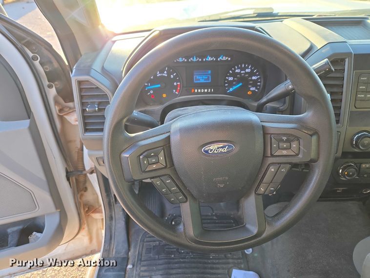 image for item ET1203 2019 Ford F250 Super Duty XL pickup truck