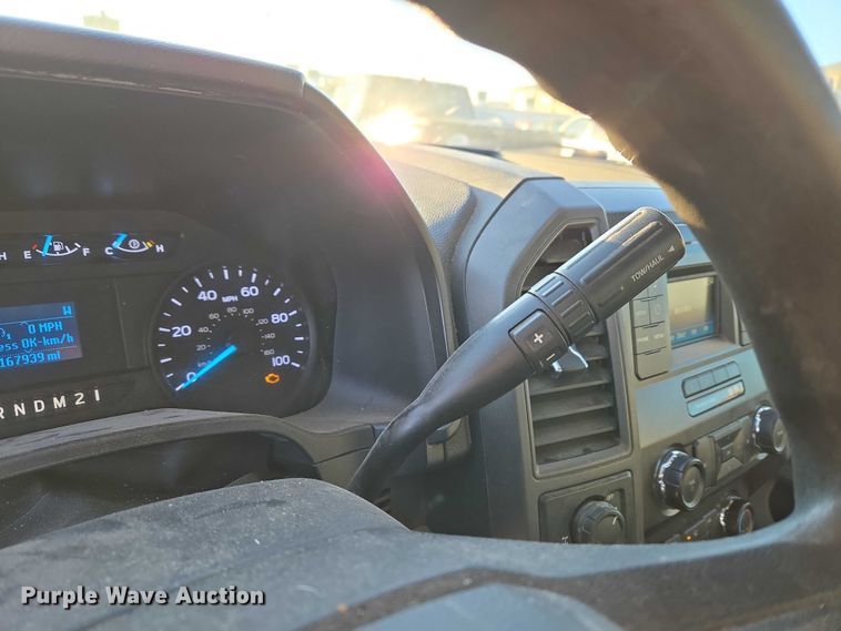 image for item ET1203 2019 Ford F250 Super Duty XL pickup truck