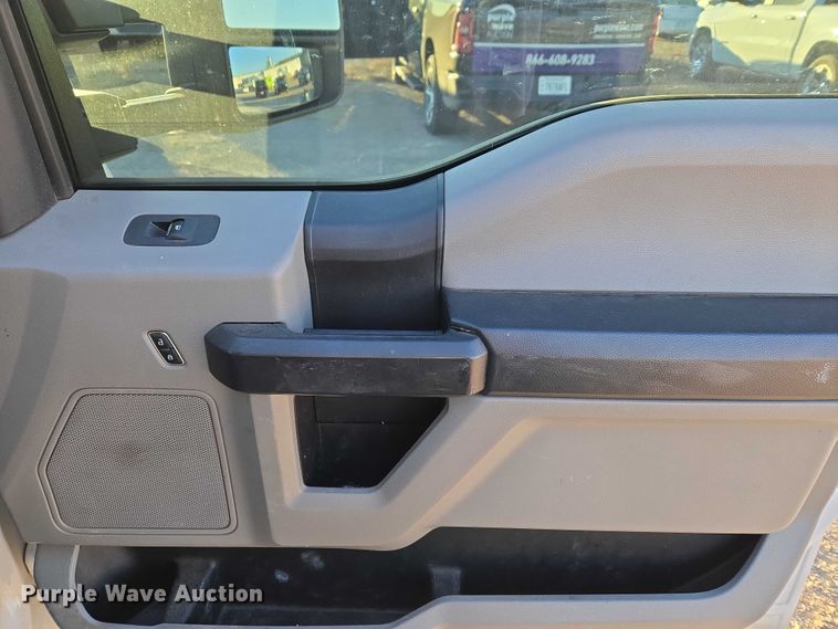 image for item ET1203 2019 Ford F250 Super Duty XL pickup truck