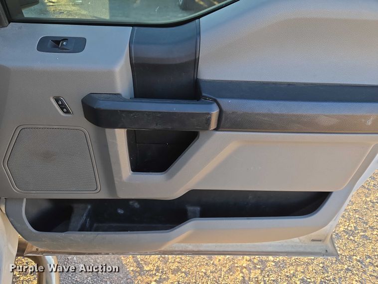 image for item ET1203 2019 Ford F250 Super Duty XL pickup truck