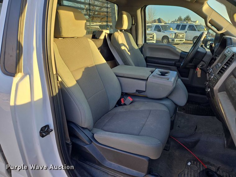 image for item ET1203 2019 Ford F250 Super Duty XL pickup truck