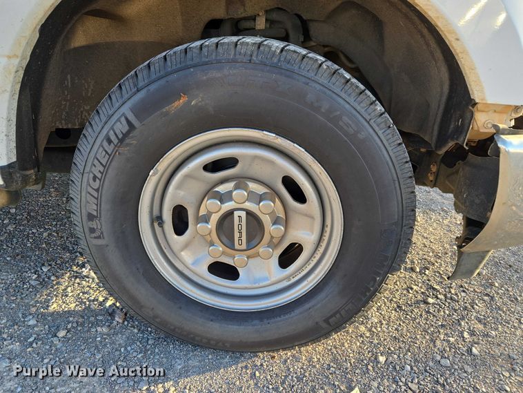 image for item ET1203 2019 Ford F250 Super Duty XL pickup truck