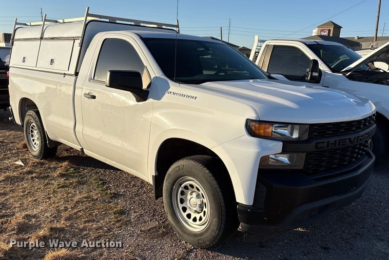 image for item ET1204 2019 Chevrolet Silverado 1500 pickup truck