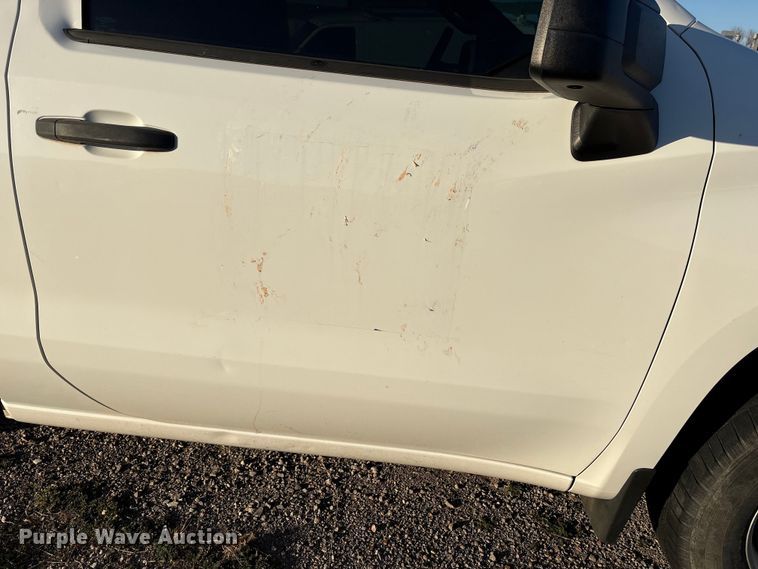 image for item ET1204 2019 Chevrolet Silverado 1500 pickup truck