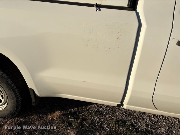 image for item ET1204 2019 Chevrolet Silverado 1500 pickup truck