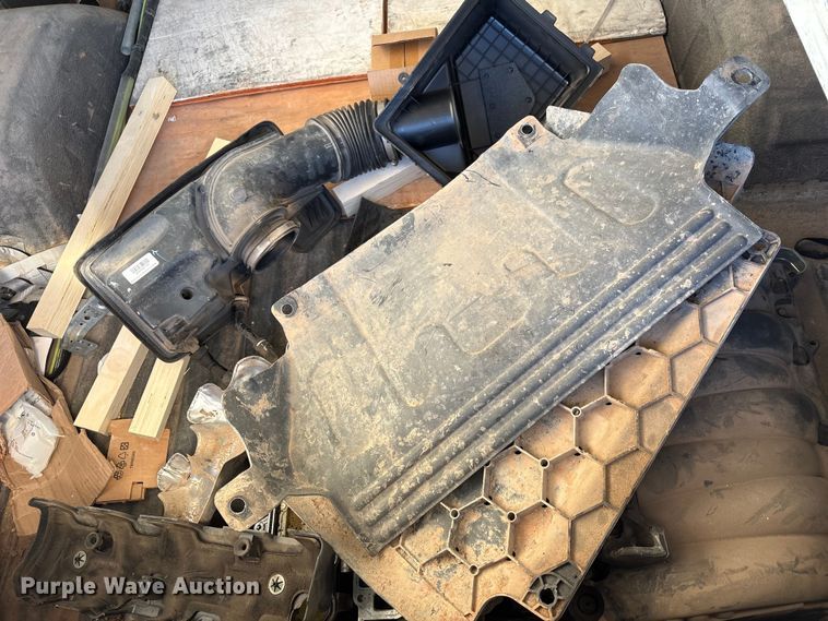 image for item ET1204 2019 Chevrolet Silverado 1500 pickup truck