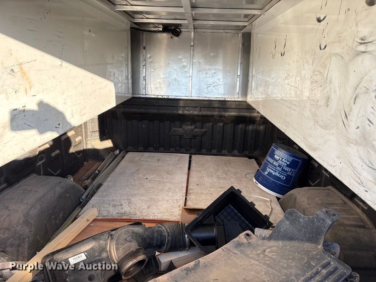 image for item ET1204 2019 Chevrolet Silverado 1500 pickup truck