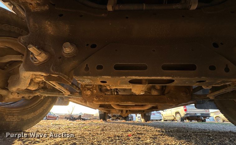 image for item ET1204 2019 Chevrolet Silverado 1500 pickup truck