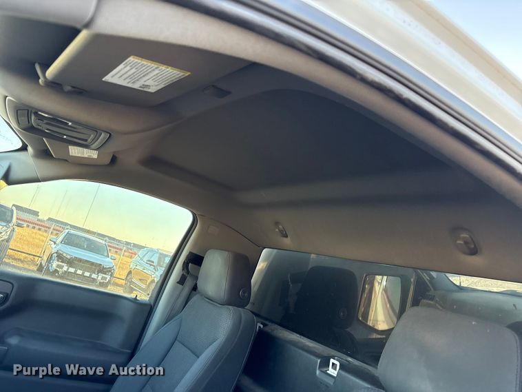 image for item ET1204 2019 Chevrolet Silverado 1500 pickup truck