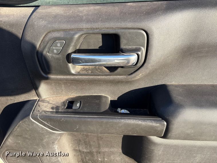 image for item ET1204 2019 Chevrolet Silverado 1500 pickup truck