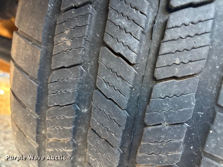 image for item ET1204 2019 Chevrolet Silverado 1500 pickup truck