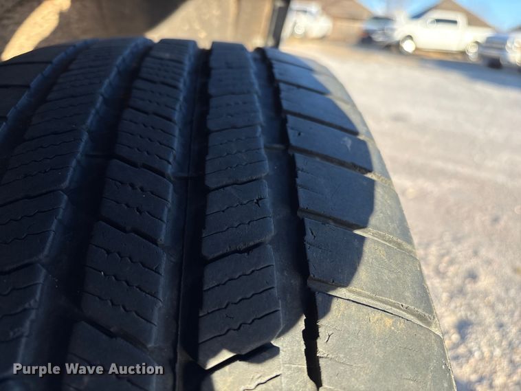 image for item ET1204 2019 Chevrolet Silverado 1500 pickup truck